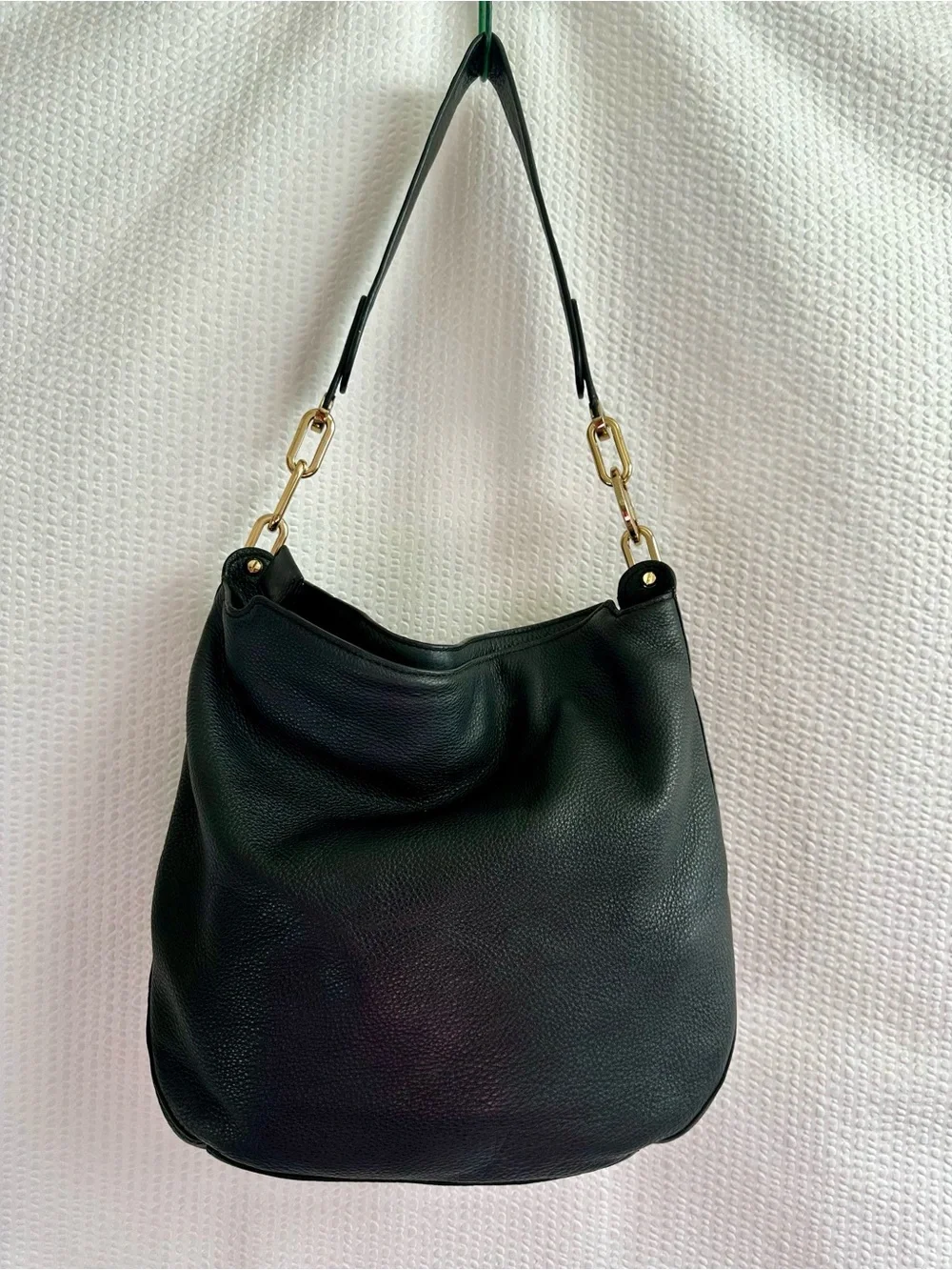 MICHAEL KORS Lillie Large Black Pebbled Leather Hobo Shoulder Bag Gold Chain